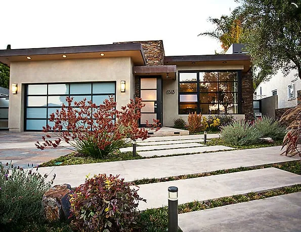 Affordable yard cleanup service for beautiful yards in Palos Verdes, CA by American Gardens