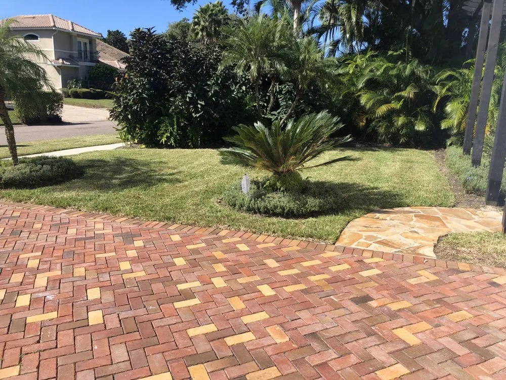 Custom lawn mowing service in Orlando, FL by American Green Lawn Care