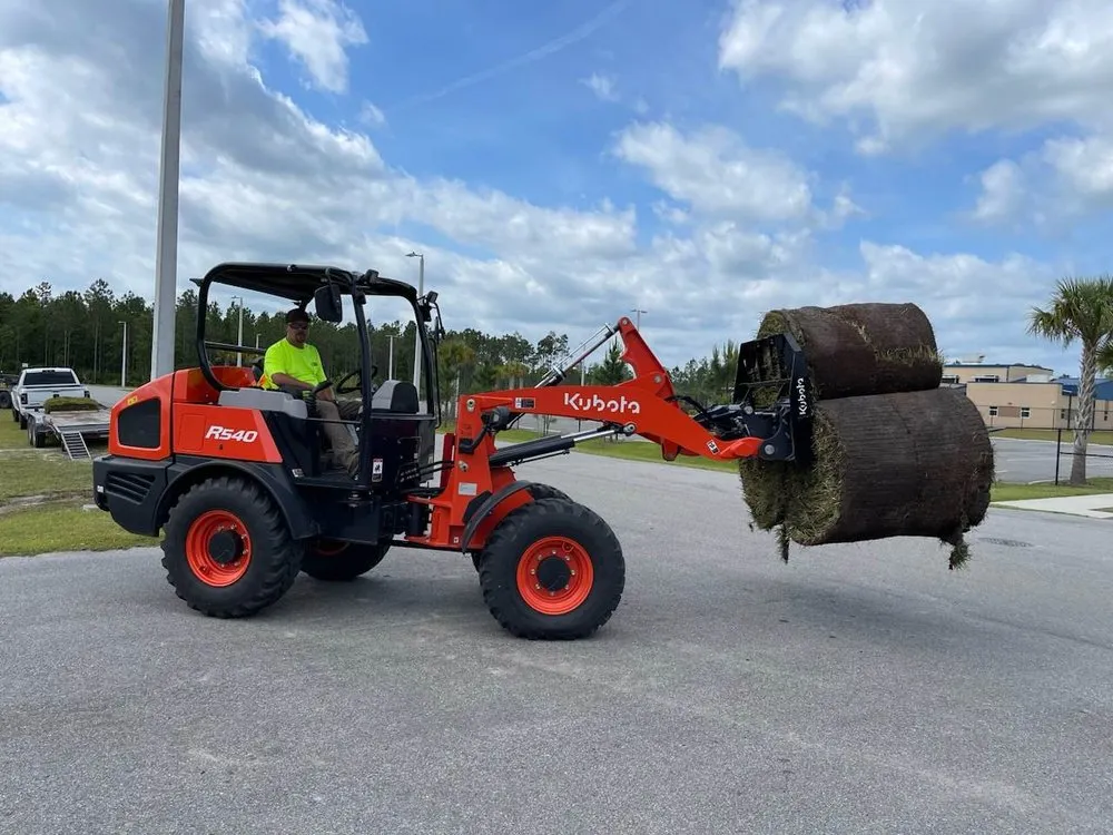 Custom lawn mowing service in DeLand, FL by American Landworks