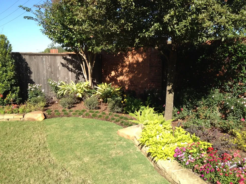 Custom yard cleanup service in Houston, TX - American Lawn & Landscape