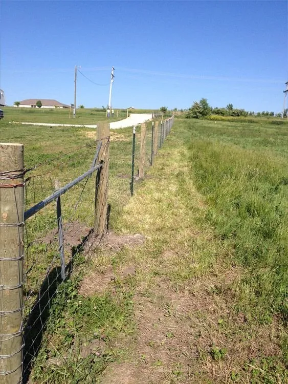 Trusted yard maintenance in Leavenworth, KS by American Lawn and Fence