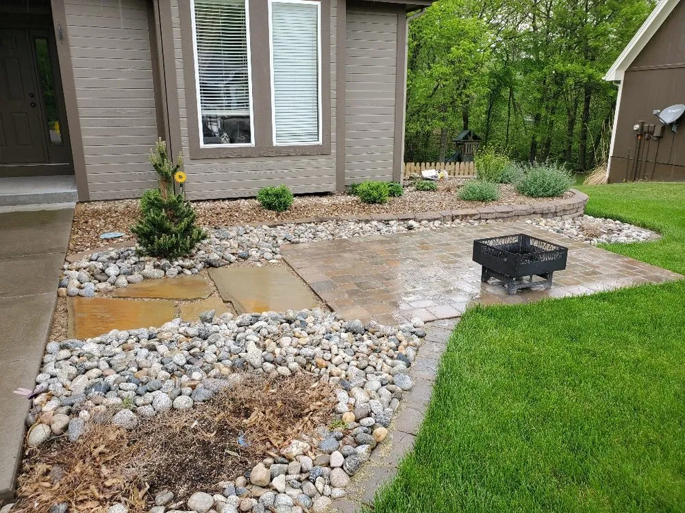 Expert garden landscaping experts serving Kearney, MO - American Lawn and Landscape