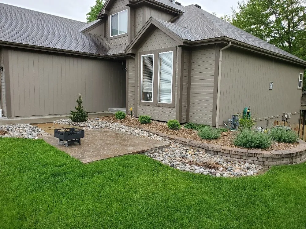 Expert lawn care service in Kearney, MO by American Lawn and Landscape
