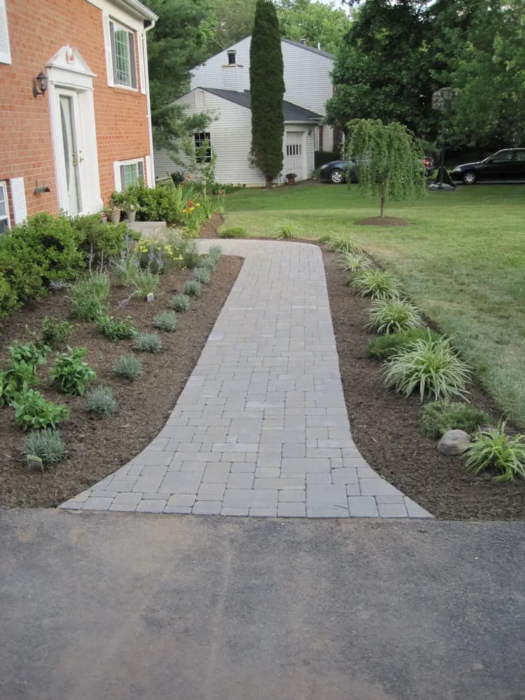 Professional garden landscaping in Leesburg, VA - American Lawn Brothers