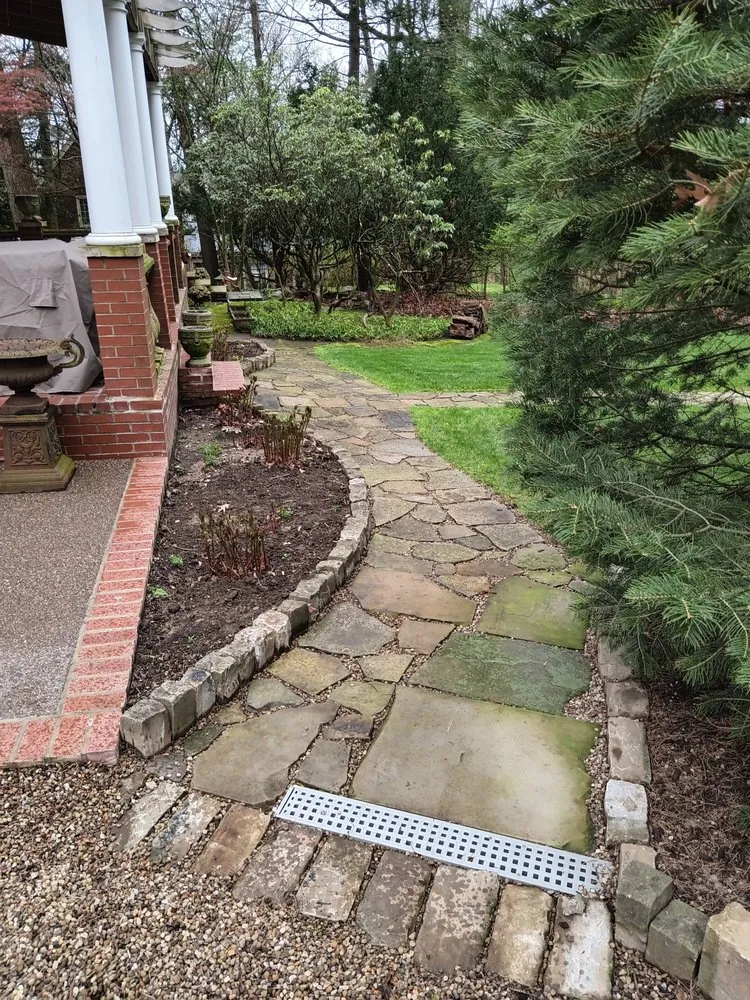 Custom residential landscaping in Oakmont, PA - American Outdoors
