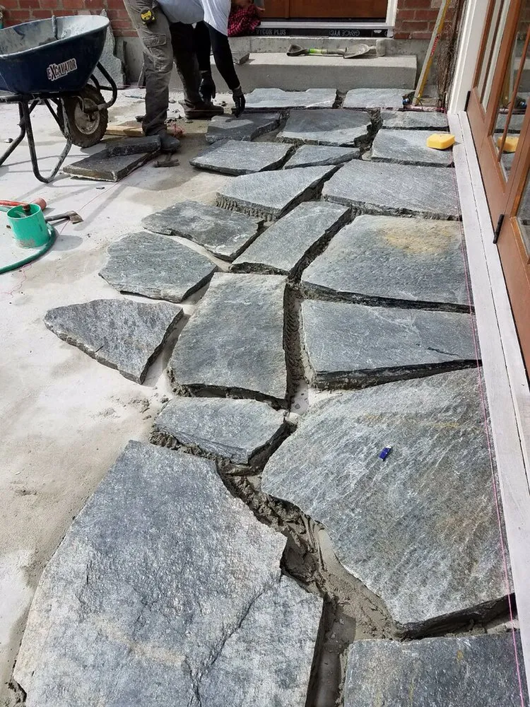 Custom garden landscaping in Bellevue, WA by American Rose Garden