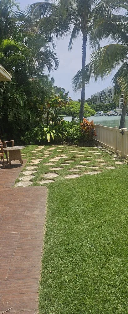 Expert lawn care service for residential properties in Honolulu, HI by American Yard Service Oahu