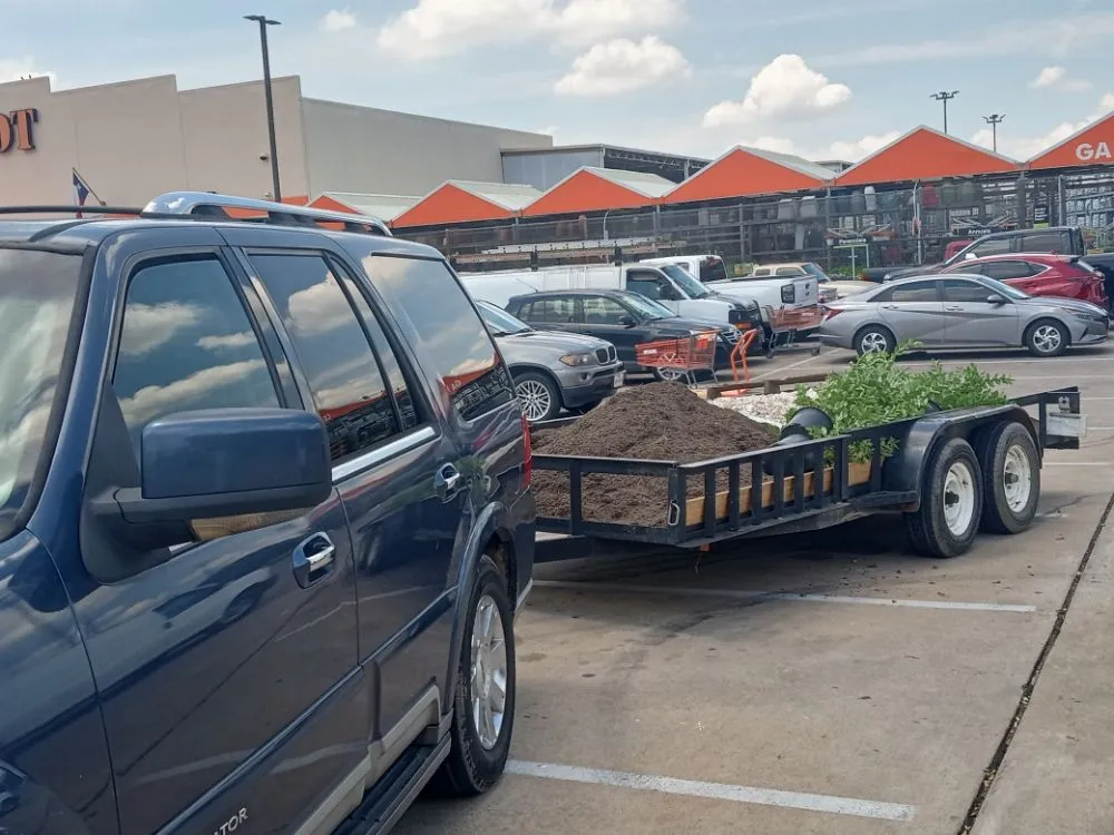 Expert yard cleanup service for beautiful yards across Richmond, TX - America's art of Landscape and Home Remodel