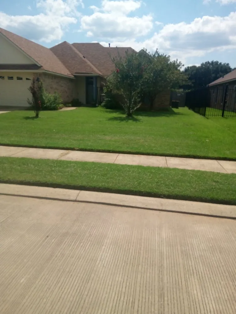 Affordable lawn mowing service experts serving Bossier City, LA - America's Choice Lawncare, Landscaping and Tree Removal