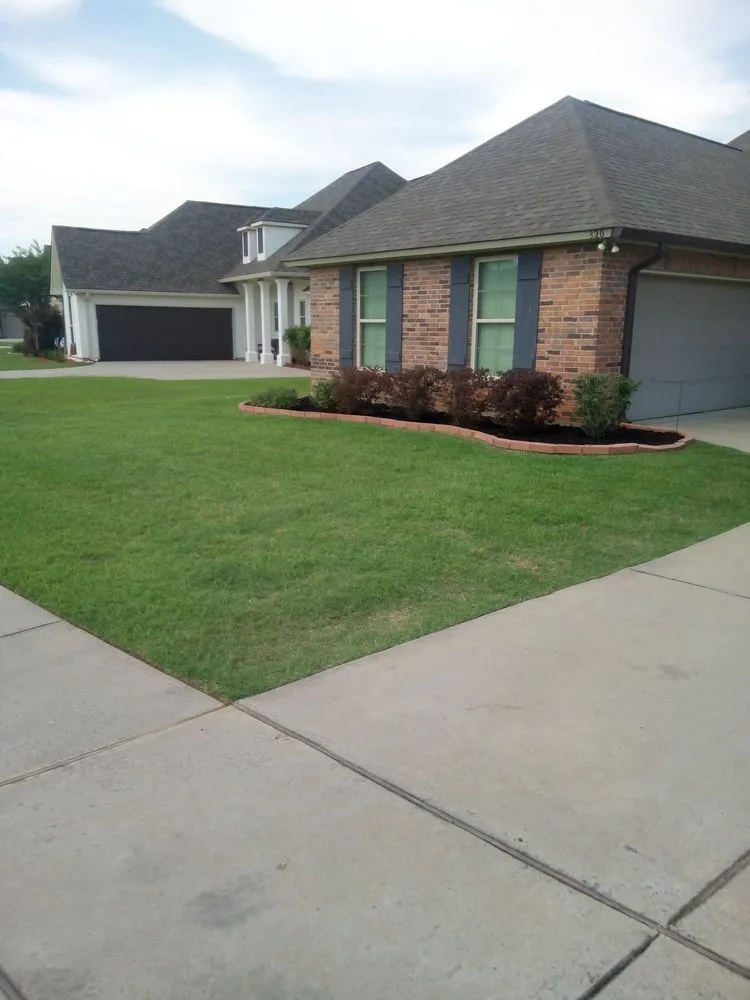 Affordable yard maintenance experts serving Bossier City, LA - America's Choice Lawncare, Landscaping and Tree Removal