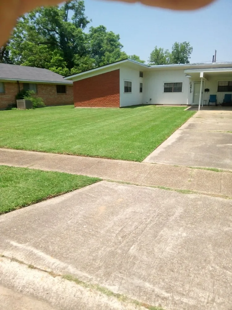 Reliable lawn mowing service in Bossier City, LA - America's Choice Lawncare, Landscaping and Tree Removal