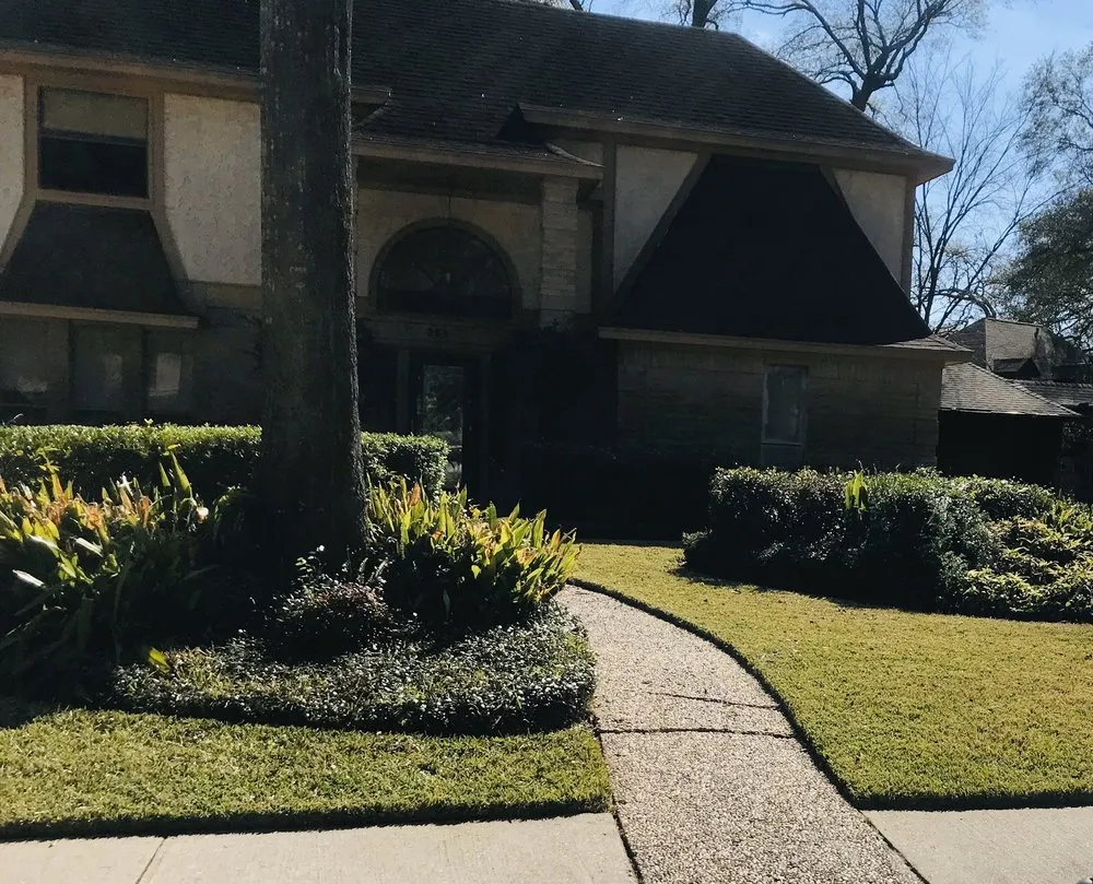 Reliable lawn care service with custom design across Spring, TX - America’s Landscape