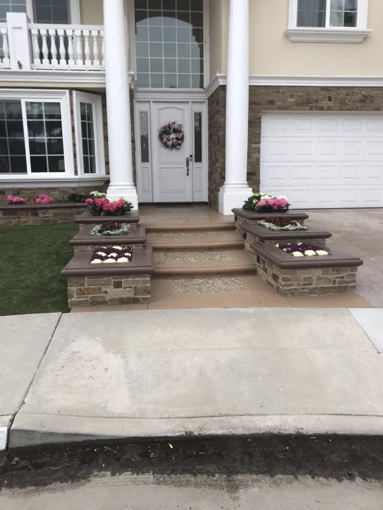 Professional yard maintenance experts serving Costa Mesa, CA - America's Landscaping