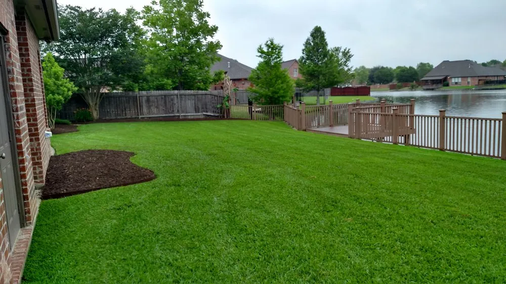 Top-rated lawn care service in Lafayette, LA by Ameriscape Lawn & Landscape