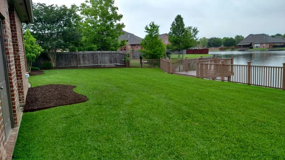 Trusted lawn care service for residential properties in Lafayette, LA by Ameriscape Lawn & Landscape