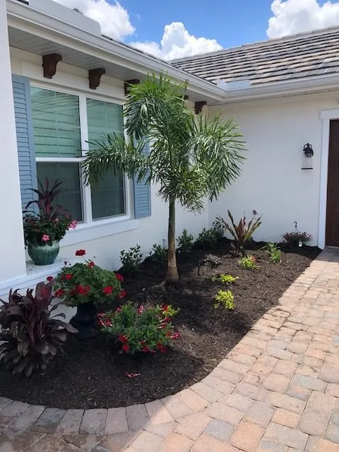 Local lawn mowing service experts serving Terra Ceia, FL - Amerson Landscape
