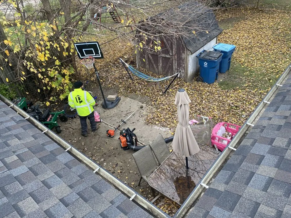 Reliable yard maintenance in Roselle, IL by Amezquita Landscaping