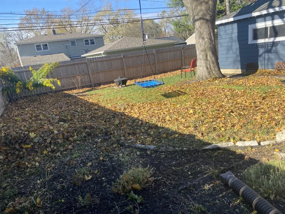 Custom lawn mowing service in Roselle, IL by Amezquita Landscaping