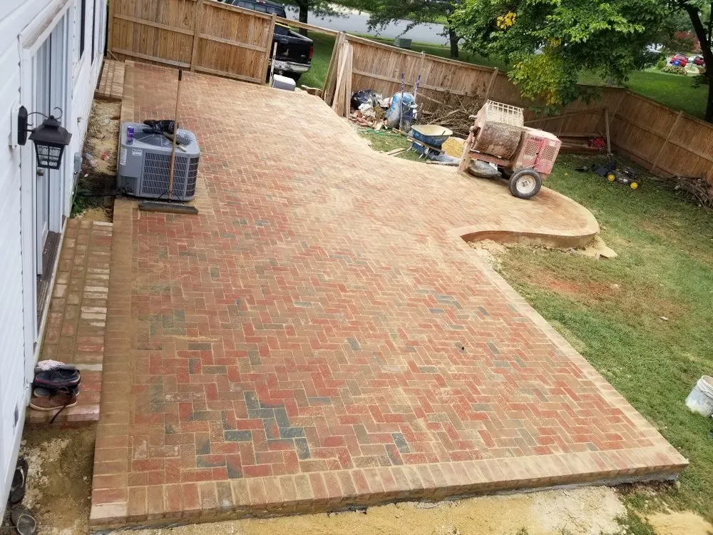 Top-rated lawn mowing service in Oakton, VA - Amigo's Landscaping and Contracting Service