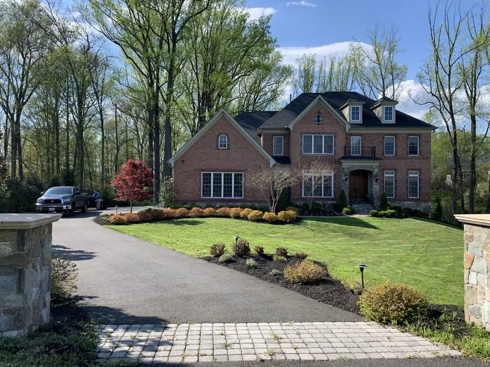 Professional garden landscaping for beautiful yards in Oakton, VA by Amigo's Landscaping and Contracting Service