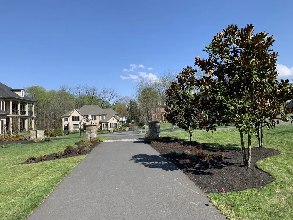 Custom lawn care service in Oakton, VA - Amigo's Landscaping and Contracting Service