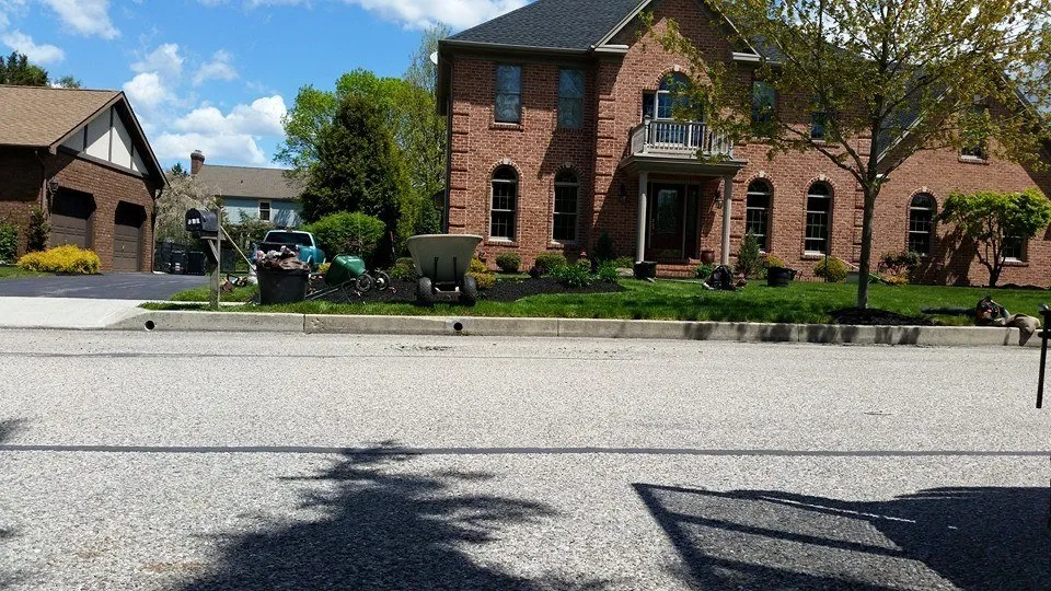 Professional lawn care service experts serving New Oxford, PA - Amigos Lawn Care & Tree Service