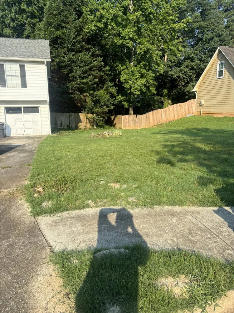 Custom yard cleanup service experts serving Lawrenceville, GA - Amigos Lawncare