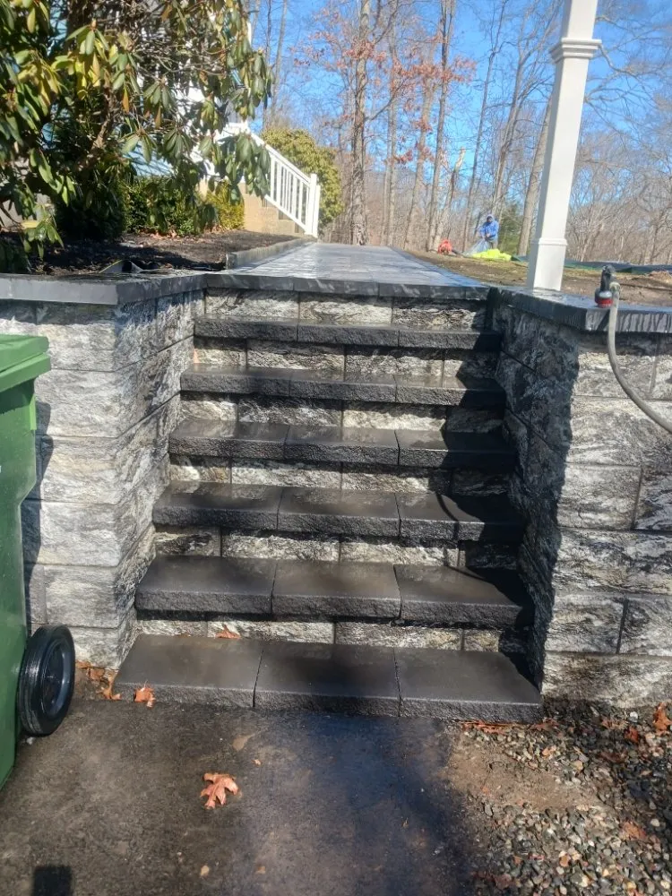 Affordable yard maintenance in Hamden, CT by Amilcar Soto Landscape & Construction