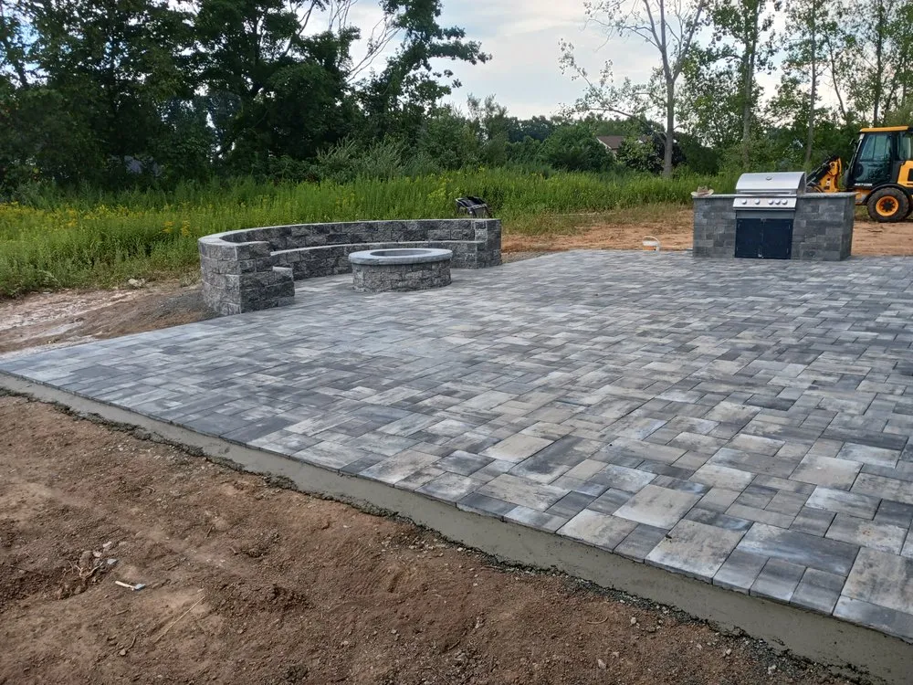 Affordable landscape design in Hamden, CT by Amilcar Soto Landscape & Construction