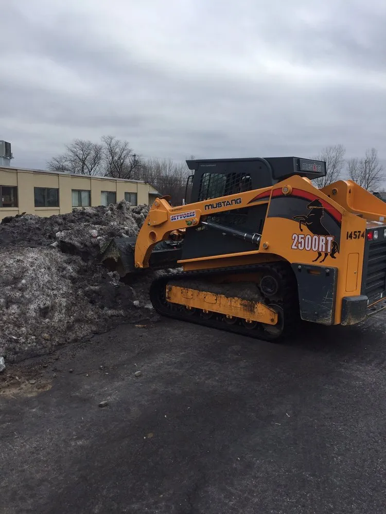 Top-rated yard cleanup service for homes in Baldwinsville, NY by AML Property Maintenance