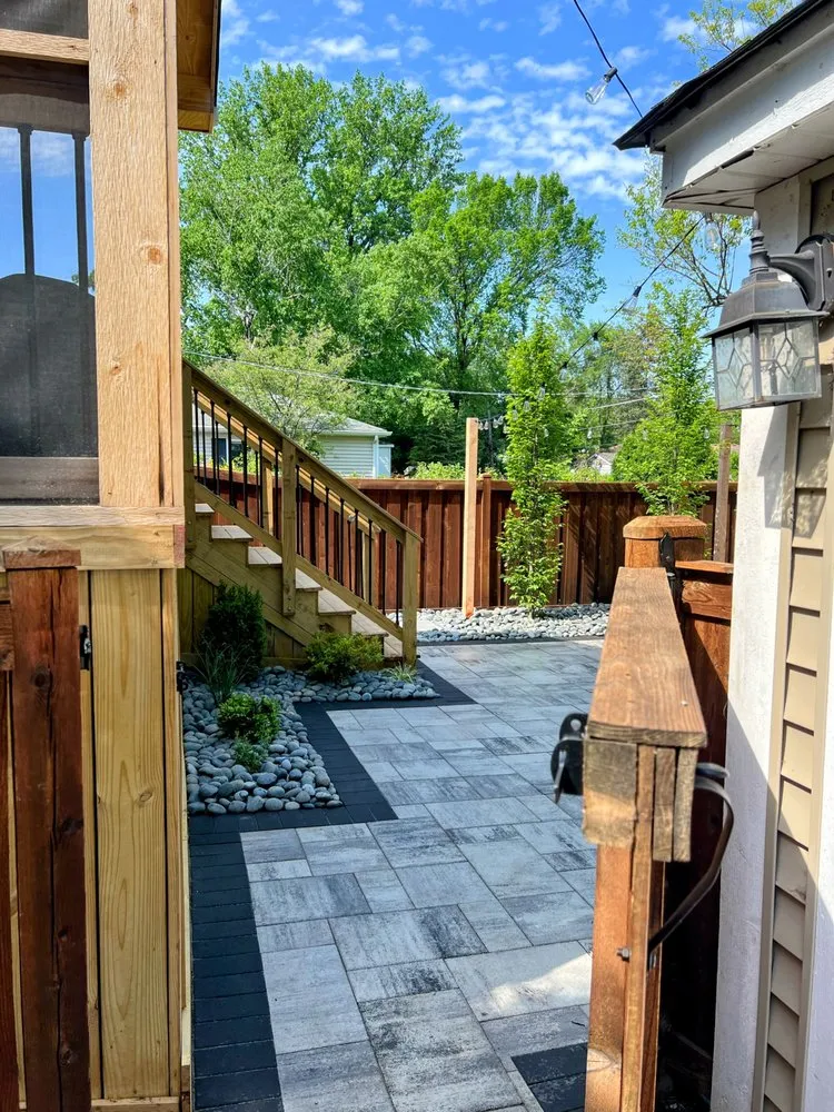 Professional outdoor landscaping experts serving Mt. Prospect, IL - Amliv Land Designs