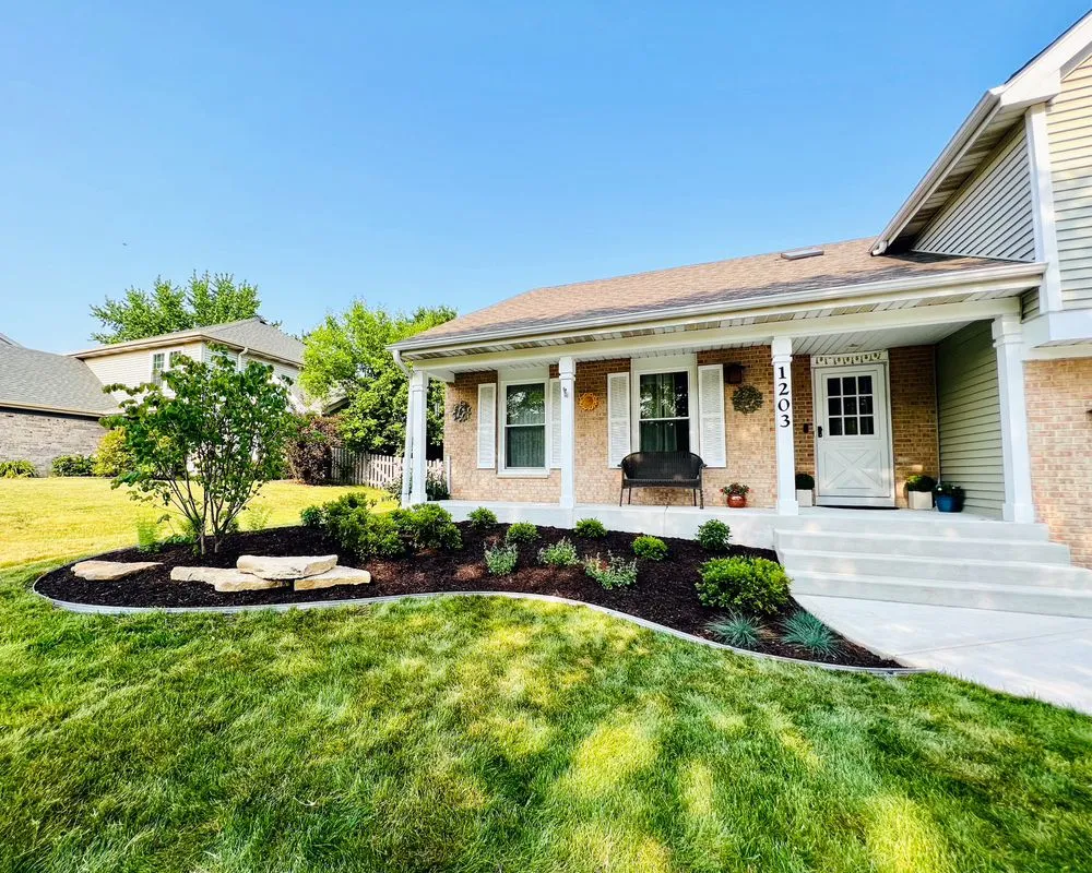 Reliable residential landscaping with custom design in Mt. Prospect, IL by Amliv Land Designs