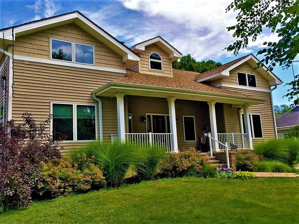 Affordable yard cleanup service experts serving Mt. Prospect, IL - Amliv Land Designs