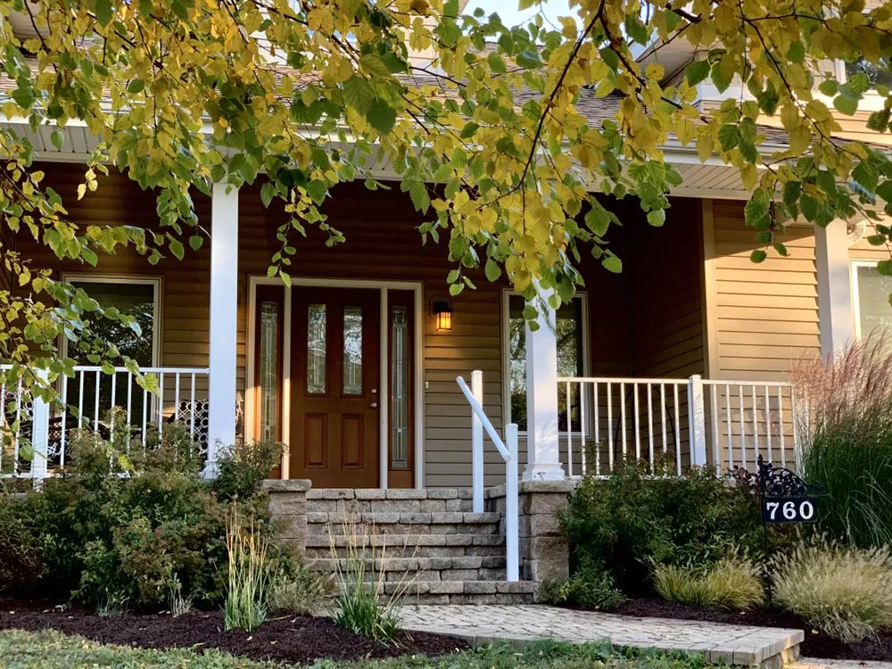 Local landscape design in Mt. Prospect, IL by Amliv Land Designs