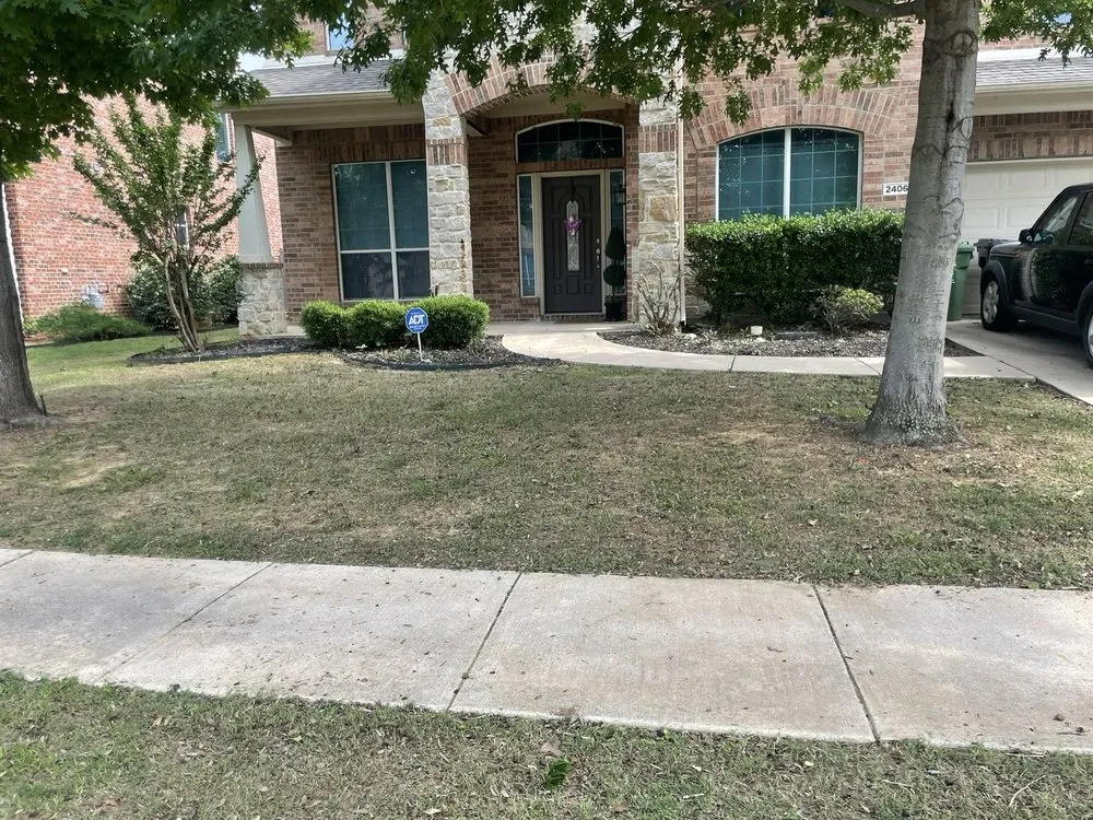 Top-rated residential landscaping experts serving Arlington, TX - Amylou Housecleaning With a Smile