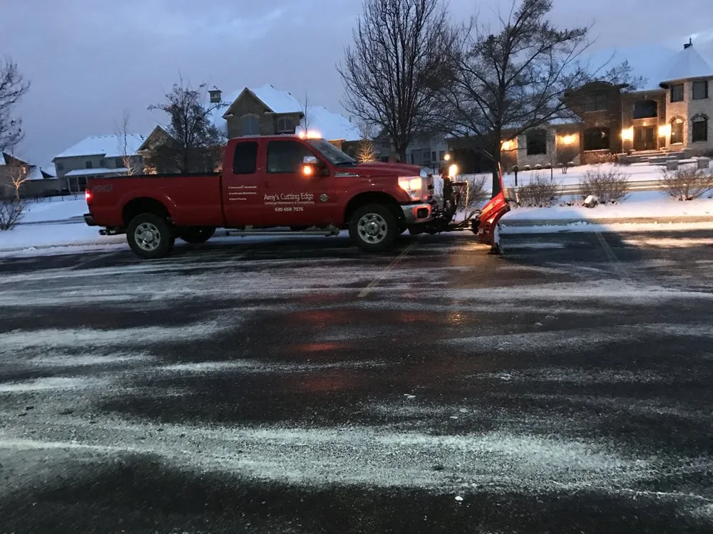 Local landscaping services experts serving Oswego, IL - Amy's Cutting Edge