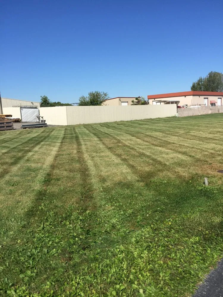 Top-rated residential landscaping with custom design across Oswego, IL - Amy's Cutting Edge