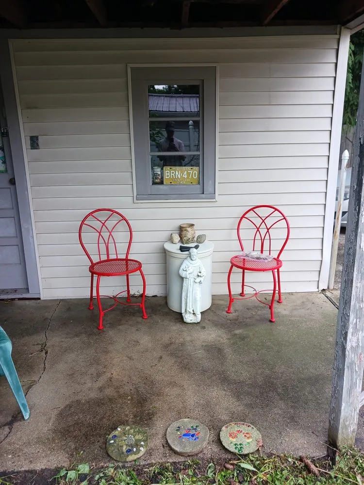 Professional lawn mowing service in Flint, MI - An Extra Hand Services