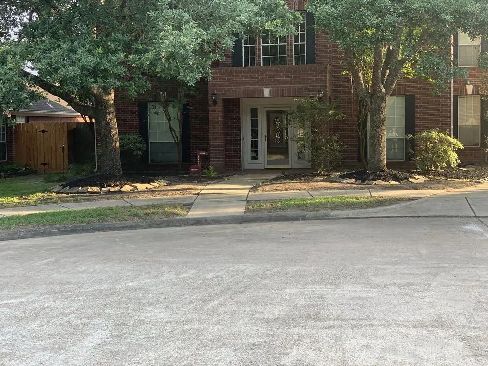 Trusted yard maintenance near you in Pearland, TX by A&N Lawn Service