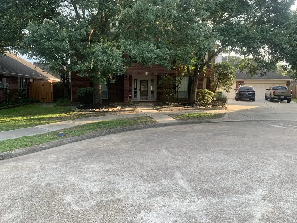 Top-rated landscaping services in Pearland, TX by A&N Lawn Service