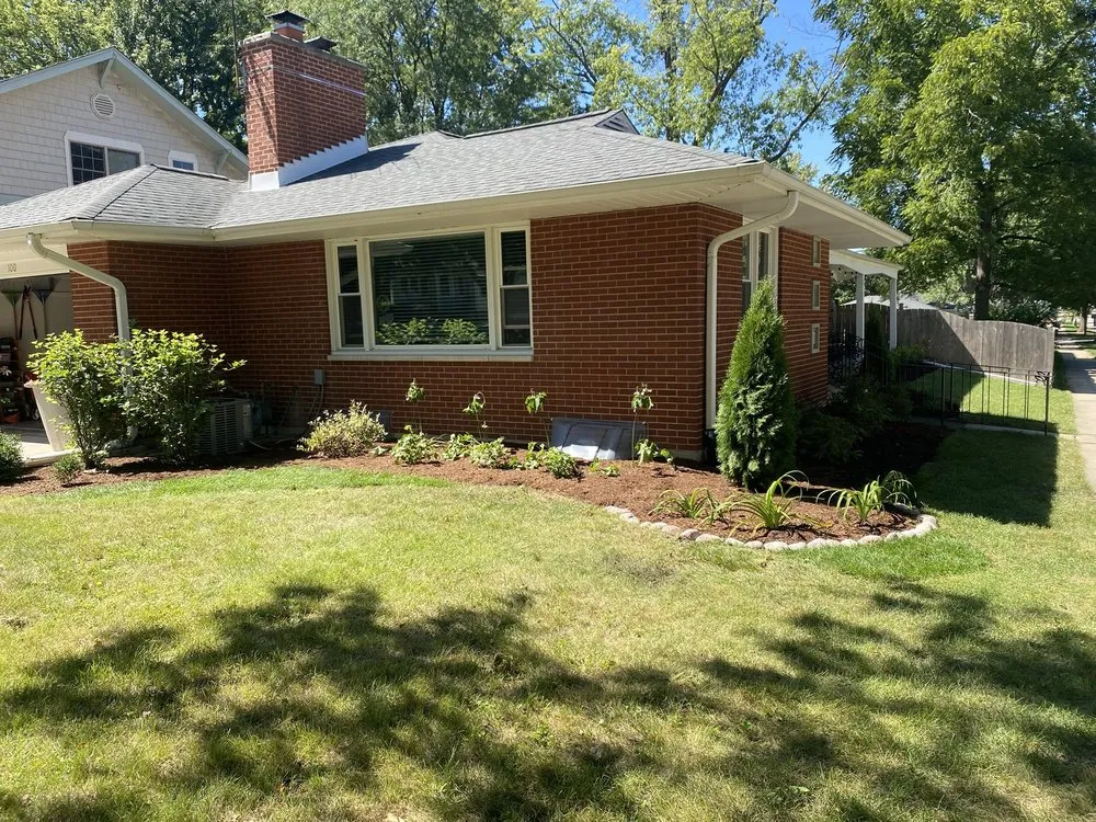 Custom yard maintenance in Mt Prospect, IL by A&N Outdoor Services