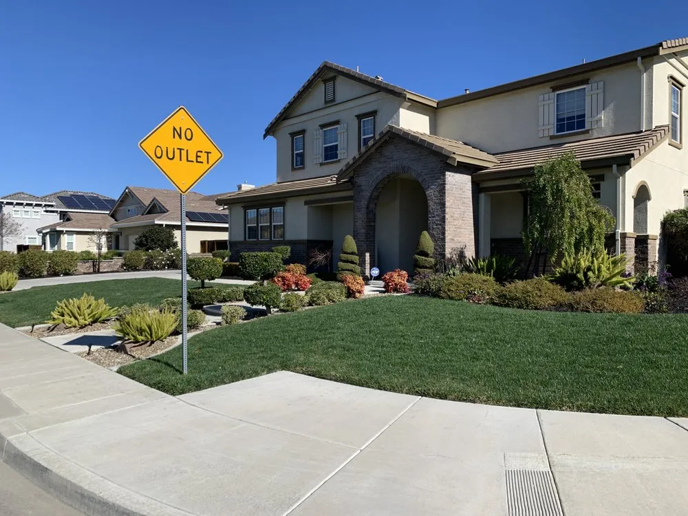 Top-rated yard cleanup service for residential properties in Fairfield, CA by Anaya Landscape and Maintenance