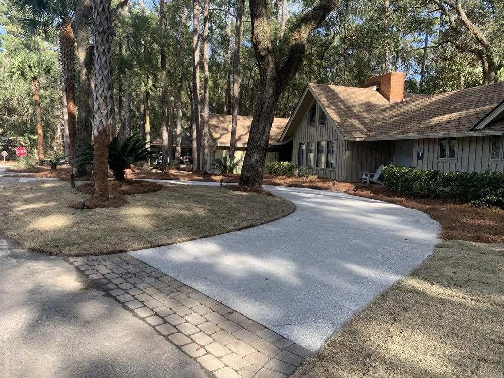 Affordable lawn care service experts serving Hilton Head Island, SC - Anchor Land Services