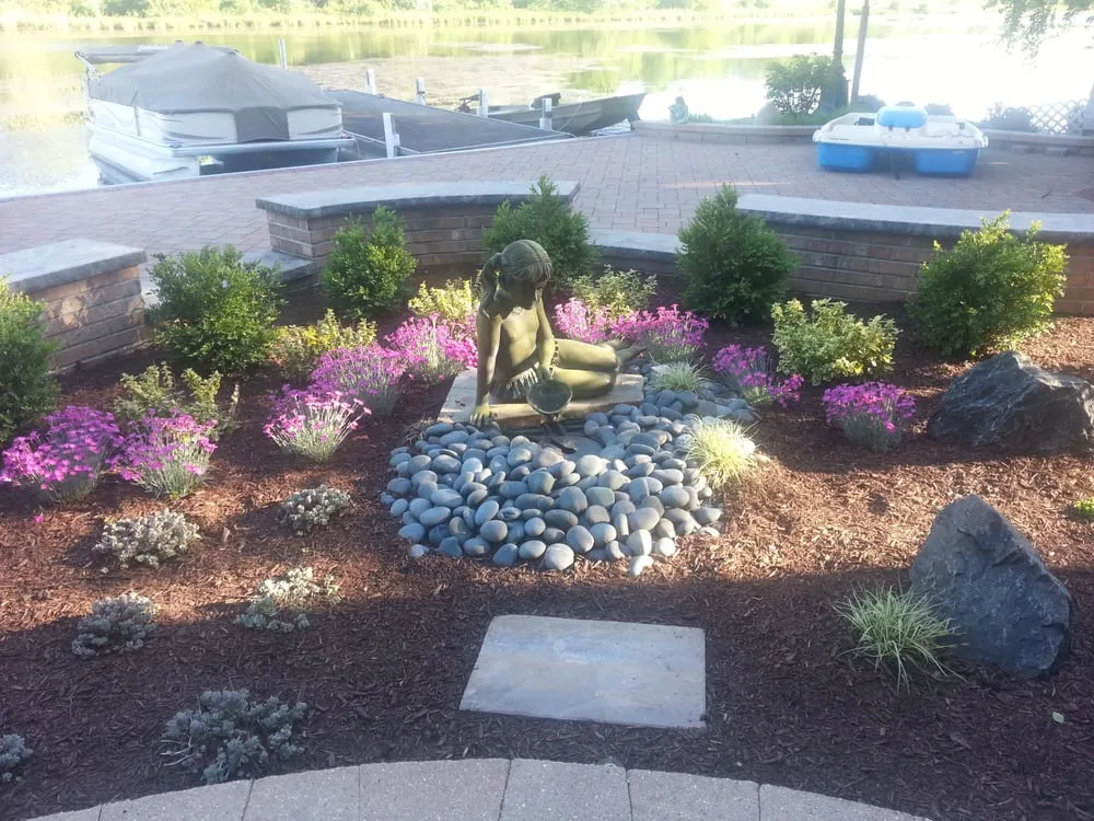 Expert residential landscaping in Morris, IL - Anderson & Sons