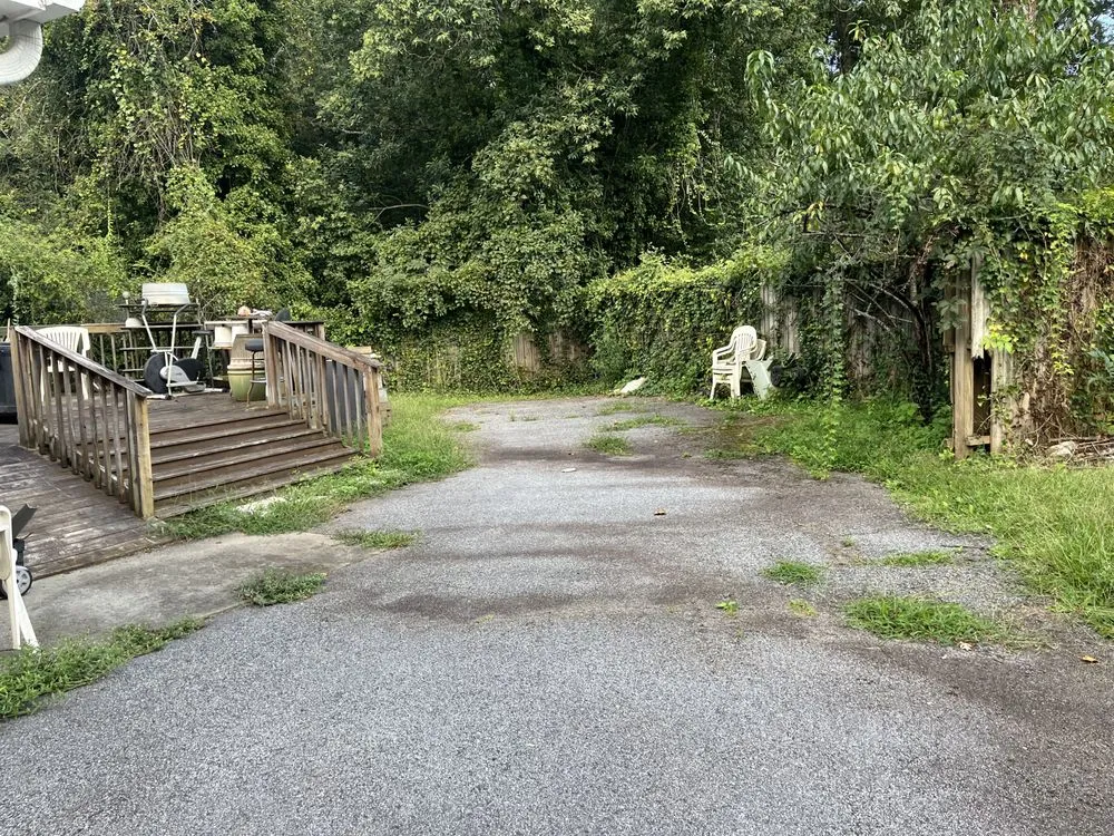 Local yard maintenance experts serving Forest Park, GA - Anderson Lawn Care
