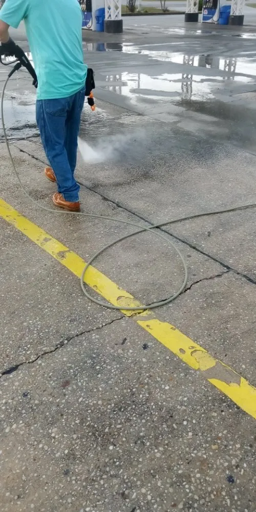 Expert yard maintenance for homes across Robertsdale, AL - Anderson Lawn Maintenance and Pressure Washing