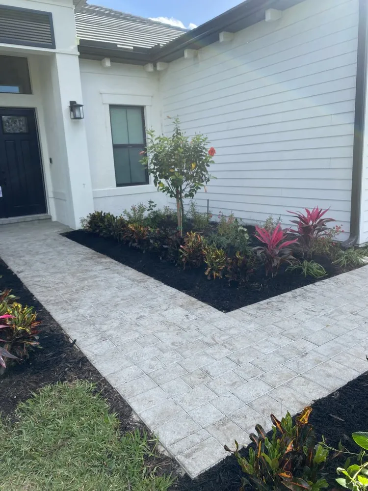 Top-rated yard maintenance with custom design in Fort Myers, FL by Anderson Strong Lawn And Landscaping