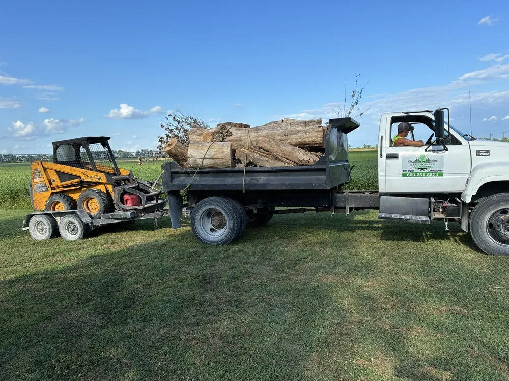 Local landscaping services in Blue Springs, MO - Anderson Tree And Outdoor