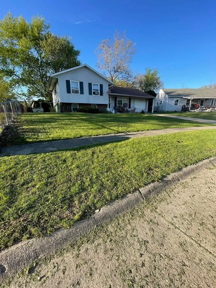 Affordable yard cleanup service in Anderson, IN by Anderson’s Finest Lawn Care