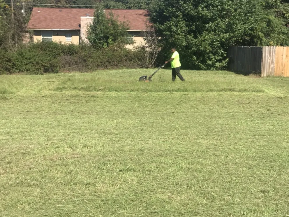 Affordable lawn mowing service experts serving Little Rock, AR - Anderson’s landscaping